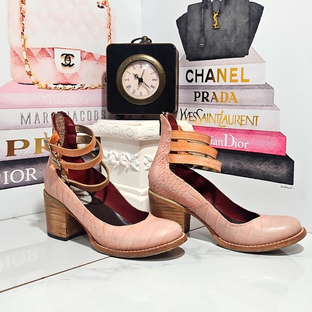 Freebird By Steven Randi In Pink Croco